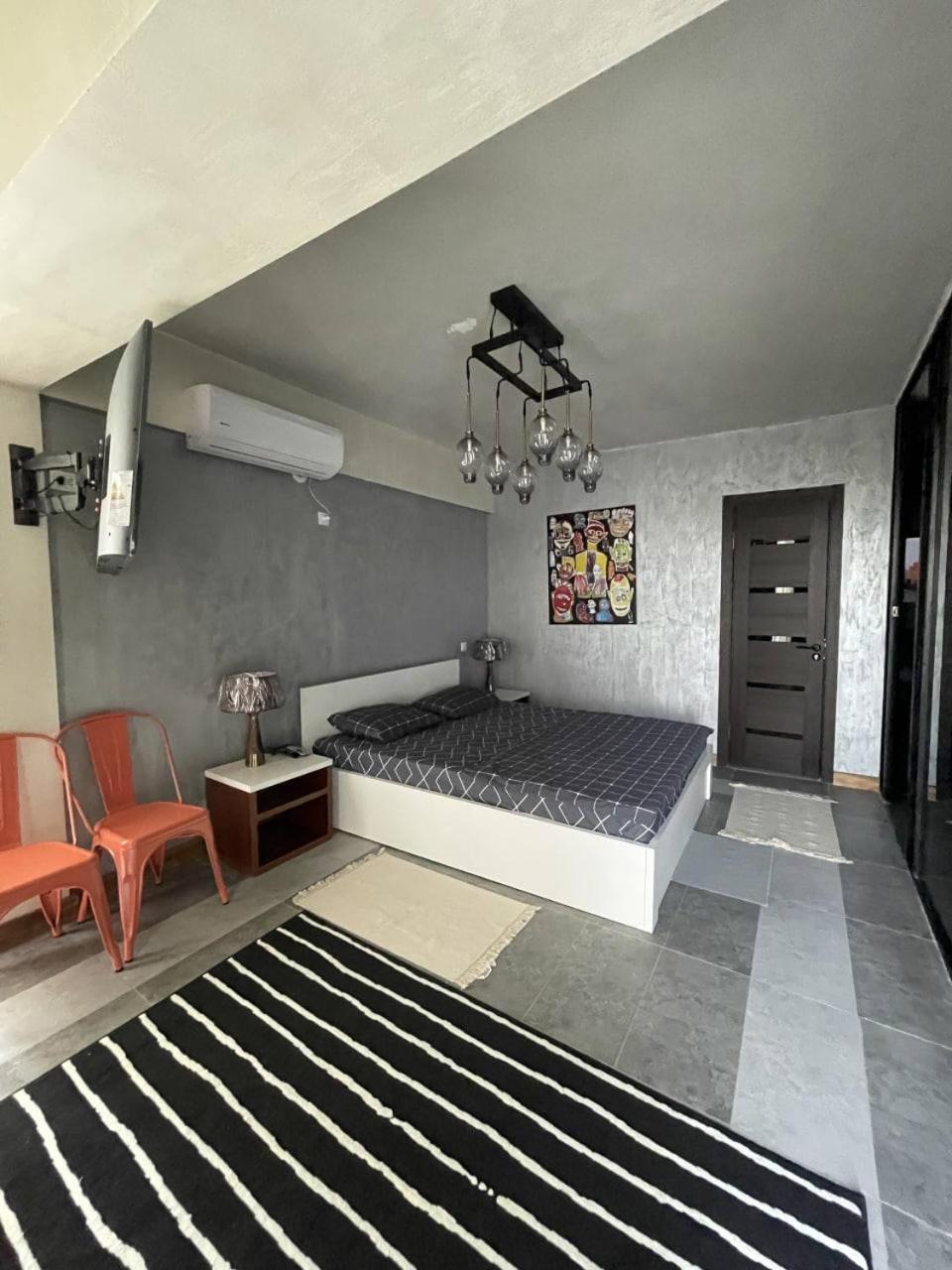 Local Hotel Tashkent Exterior photo
